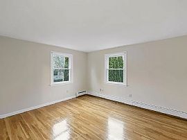 15 Barholm Ave, Stamford, Ct 06907 in Stamford, CT (Photo 4 of 11)