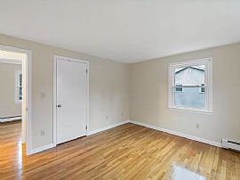 15 Barholm Ave, Stamford, Ct 06907 in Stamford, CT (Photo 5 of 11)