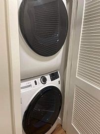 Fully Furnished Studio For Rent in Miami, FL (Photo 6 of 6)