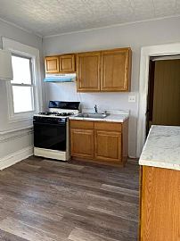 Lovely Home For Rent in Passaic, NJ (Photo 4 of 6)