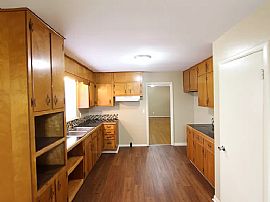 House For Rent 824 Castlewood Ave, Birmingham, Al 35206 in Birmingham, AL (Photo 6 of 10)