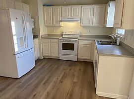 Charming 3/2 Sfh in a Conducive Neighborhood  in Greenville, NC (Photo 4 of 12)