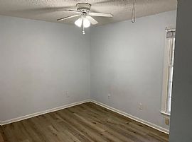 Charming 3/2 Sfh in a Conducive Neighborhood  in Greenville, NC (Photo 7 of 12)