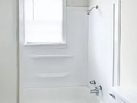 2 Bedroom in Jacksonville, NC (Photo 10 of 12)