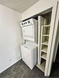 2 Bedroom 1 Bathroom  in Reno, NV (Photo 2 of 10)