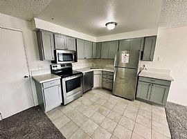 2 Bedroom 1 Bathroom  in Reno, NV (Photo 8 of 10)