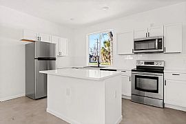 Newly Built 2 Bedroom Townhouse in San Antonio, TX (Photo 2 of 9)