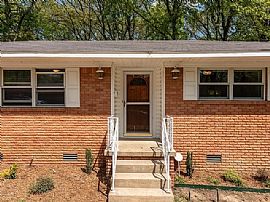 House For Rent 11 Diana Dr, Little Rock, in Little Rock, AR (Photo 2 of 10)