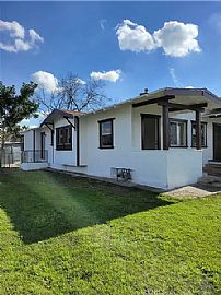 Multi-Family Home For Families  in Los Angeles, CA (Photo 7 of 8)