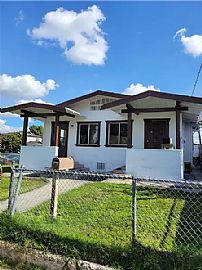 Multi-Family Home For Families  in Los Angeles, CA (Photo 8 of 8)