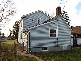 3817 E 7th St, Superior, Wi 54880 in Superior, WI