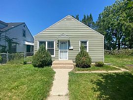 1700 W Congress St, Milwaukee, Wi 53209 in Milwaukee, WI