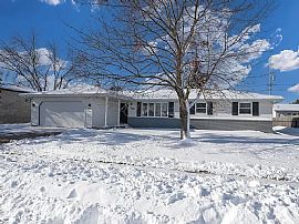 1383 Inverness Ln, Neenah, Wi 54956 in Neenah, WI