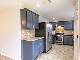 2 Bedroom 1 Bathroom  in Austin, TX (Photo 11 of 12)