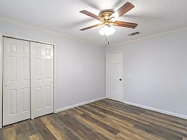 2 Bedroom 1 Bathroom  in Austin, TX (Photo 6 of 12)