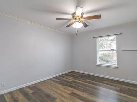 2 Bedroom 1 Bathroom  in Austin, TX (Photo 9 of 12)