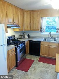 Carrcroft Neighborhood in Wilmington, DE (Photo 5 of 6)