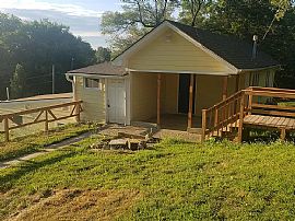 Charming 2 Bedroom Home in Kansas City, KS