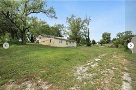 Charming 2 Bedroom Home in Kansas City, KS (Photo 11 of 12)