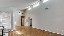 Beautiful 2 Bedrooms 1.5 Bedroom House For Rent  in Garland, TX (Photo 2 of 11)