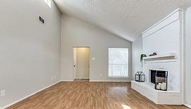 Beautiful 2 Bedrooms 1.5 Bedroom House For Rent  in Garland, TX (Photo 3 of 11)