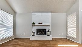 Beautiful 2 Bedrooms 1.5 Bedroom House For Rent  in Garland, TX (Photo 4 of 11)