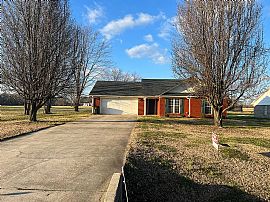 400 Banyon Rd, Toney, Al 35773 in Toney, AL