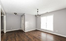 Quiet, Clean and Peaceful Home in Jackson, TN (Photo 3 of 9)