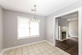 Quiet, Clean and Peaceful Home in Jackson, TN (Photo 4 of 9)