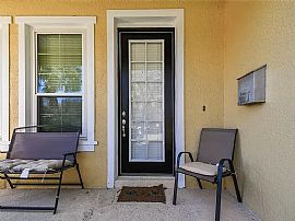 Townhouse For Rent in Orlando, FL (Photo 2 of 12)