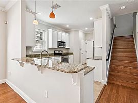 Townhouse For Rent in Orlando, FL (Photo 6 of 12)