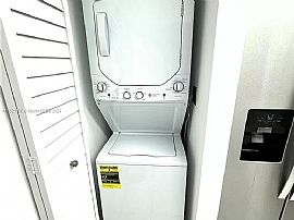 House For Rent 495 W Park Dr Apt 203, Miami, Fl 33172 in Miami, FL (Photo 9 of 12)