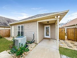 207 Moss Stone Ln, Calera, Al 35040 in Calera, AL (Photo 3 of 12)