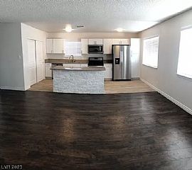 House For Rent  in Las Vegas, NV (Photo 5 of 12)
