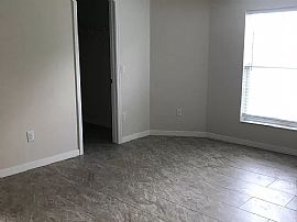 1292 Sw Bellevue Ave, Port Saint Lucie, Fl 34953 in Port Saint Lucie, FL (Photo 4 of 12)