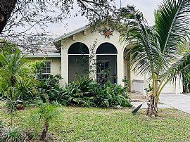 4532 Se Murray Cove Cir, Stuart, Fl 34997 in Stuart, FL