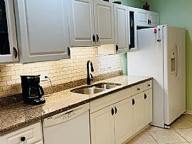 4532 Se Murray Cove Cir, Stuart, Fl 34997 in Stuart, FL (Photo 5 of 12)