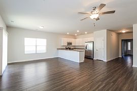 3-Bedroom Gem in The Heart of Myrtle Beach in Myrtle Beach, SC (Photo 2 of 10)
