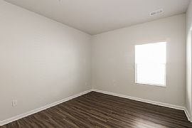 3-Bedroom Gem in The Heart of Myrtle Beach in Myrtle Beach, SC (Photo 7 of 10)