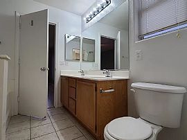 11123 Verismo St, Las Vegas, Nv 89141 in Las Vegas, NV (Photo 6 of 12)