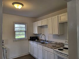 2312 3rd St E, Tuscaloosa, Al 35404 in Tuscaloosa, AL (Photo 3 of 8)