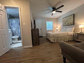 Charming 1bd and 1ba in Dallas, TX (Photo 10 of 12)