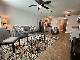 Charming 1bd and 1ba in Dallas, TX (Photo 3 of 12)