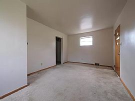 Here We Have a Great 2 Bedroom in Pittsburgh, PA (Photo 2 of 8)