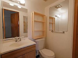 Here We Have a Great 2 Bedroom in Pittsburgh, PA (Photo 5 of 8)