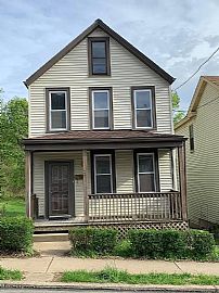 This Beautiful 2 Bedroom Available in Pittsburgh, PA