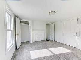 This Beautiful 2 Bedroom Available in Pittsburgh, PA (Photo 6 of 9)
