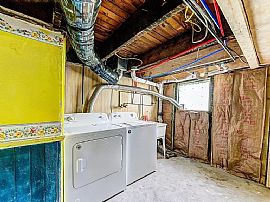 This Beautiful 2 Bedroom Available in Pittsburgh, PA (Photo 9 of 9)