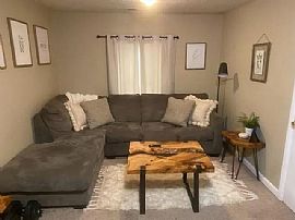 Available Now Very Nice 3 Bedroom 1.5 in Bowling Green, KY (Photo 5 of 8)