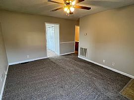 Nice and Affordable 3 Br, 1.5 Ba House For Rent  in Oak Grove, KY (Photo 7 of 8)